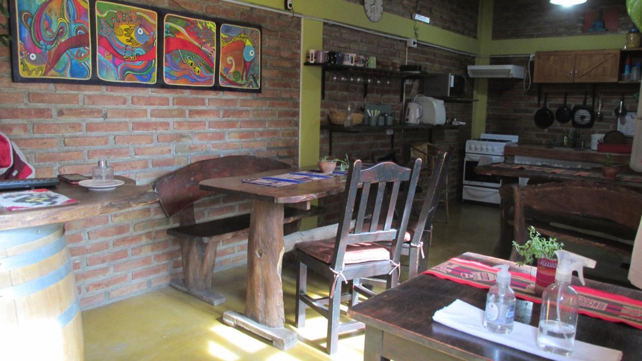 Hostal Del Suri Cafayate Bagian luar foto
