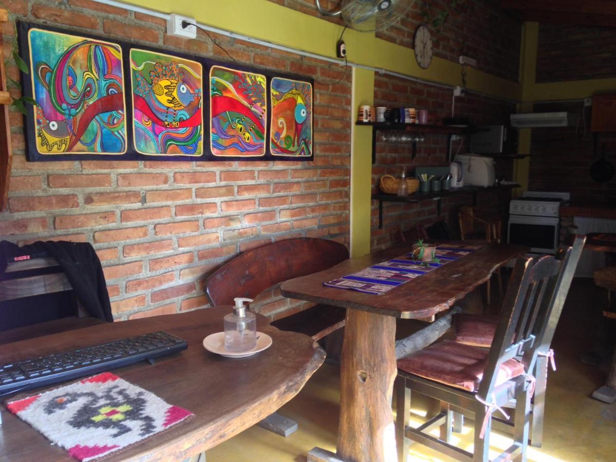 Hostal Del Suri Cafayate Bagian luar foto