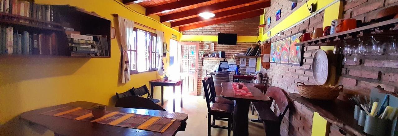 Hostal Del Suri Cafayate Bagian luar foto